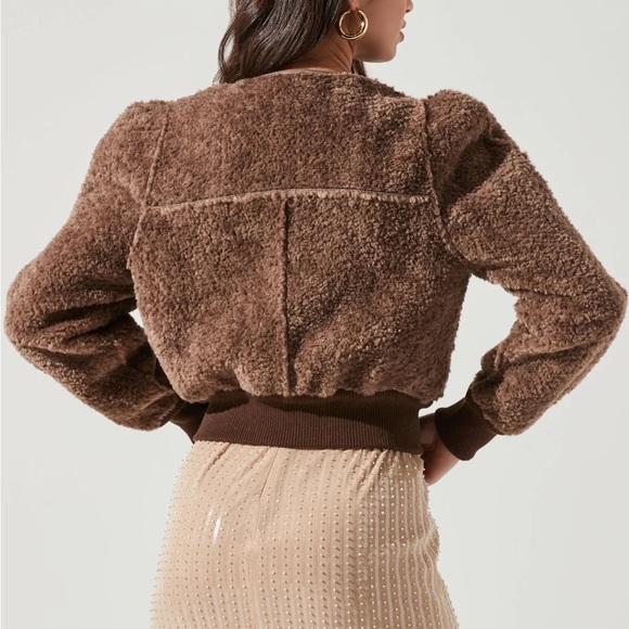 Last 1! ASTR the Label Stacy Faux Fur Jacket Brown - Picture 2 of 9